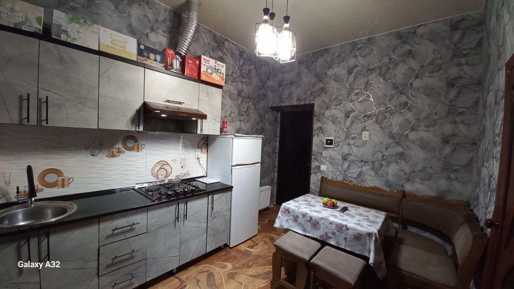 Тез ва арзон яхши лакатсиядан шинам үй сотилади