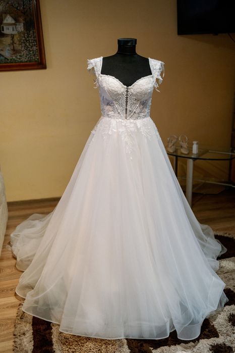 Vând rochie de mireasă