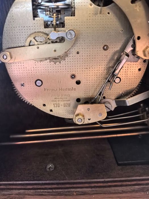 Старинен Карминен Часовник