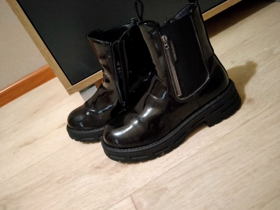 Продам детские демисезонную обувь .