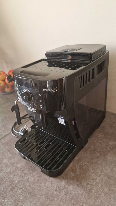 Кафеавтомат De'Longhi Magnifica S в гаранция Делонги