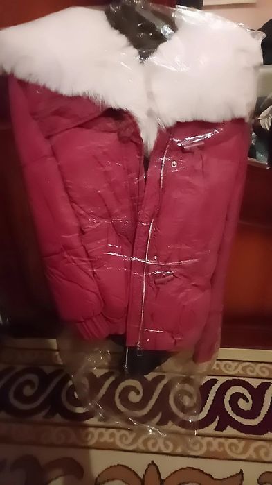 Новый куртка сатылады.