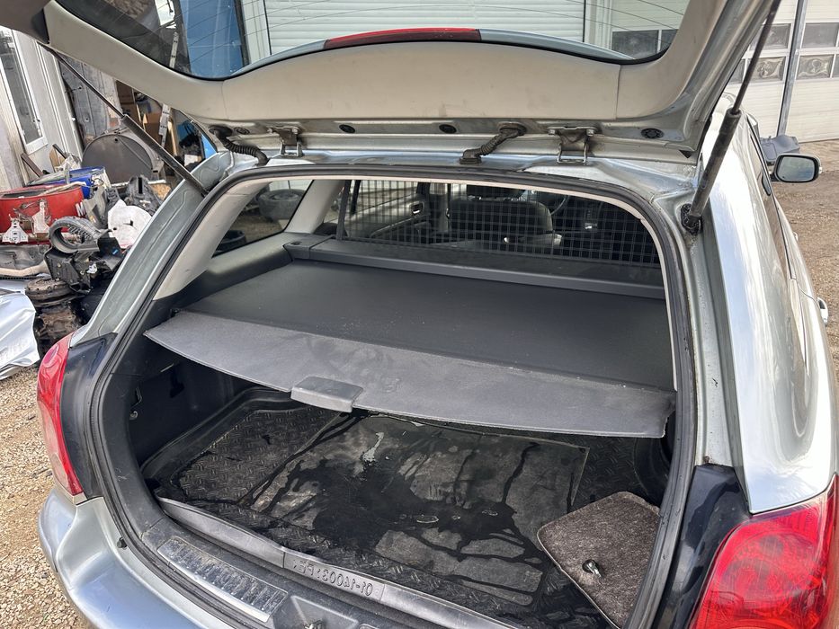 Щора багажник за Тойота Авенсис Т25 комби!