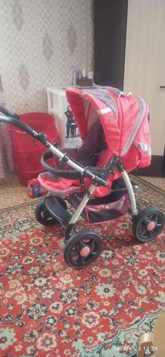Срочно продам коляску