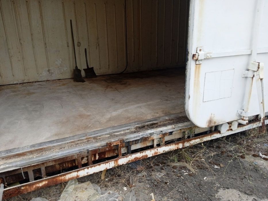 Хладилни вагони -2 броя.Работещи хладилни камери.