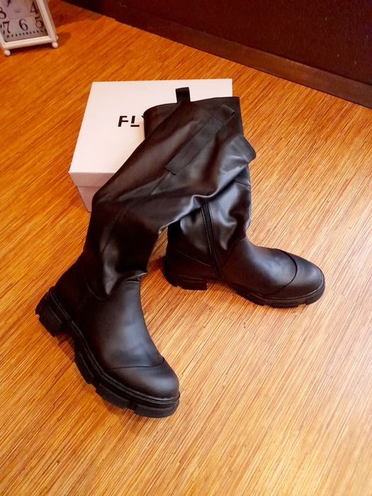 Нови дамски ботуши