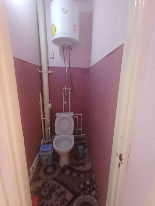 Гулистон шахарда 3 хонали уй сотилади. Уй 5 этажда.  5микр да .