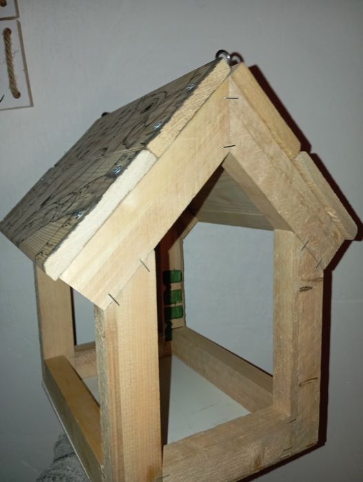 Кормушка для птиц