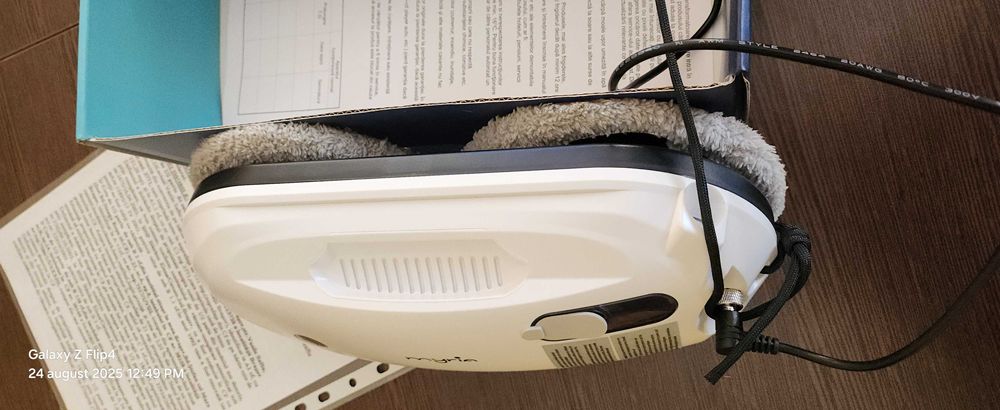 Robot spalare geamuri