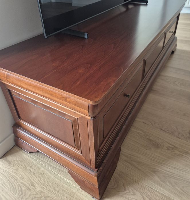 Mobilier lemn masiv culoare cires nuc