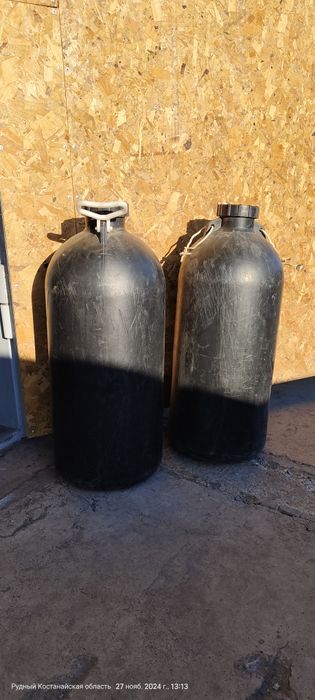 Продам,пластмассовые ёмкости для воды на 60 литров.