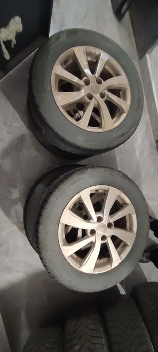 Продам диски с летней резиной.