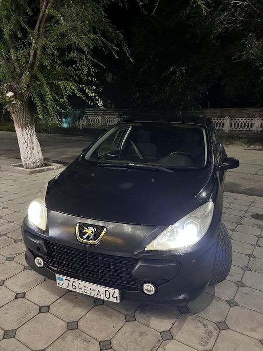 Peugeot 307 год 2006