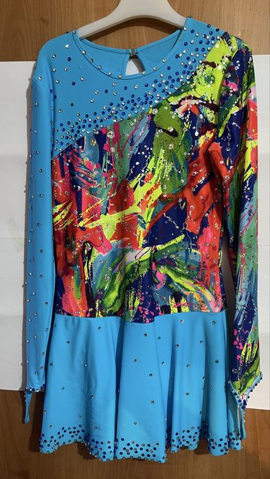 Продам одежду для фигурного катания