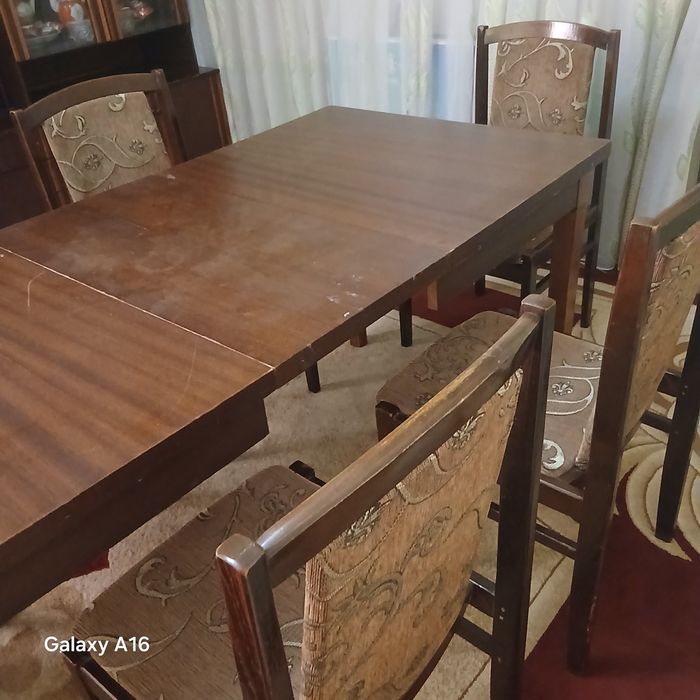 Stol stul sotiladi.  100% yong'oq.