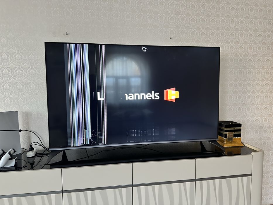 Продам тв на запчасти