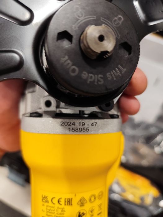 Акумулаторен безчетков ъглошлайф Девалт 18 волта DeWALT DCG405