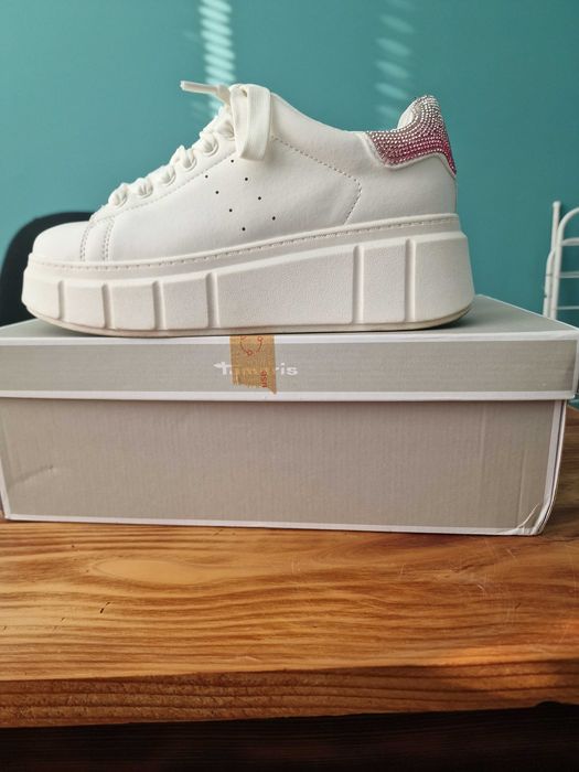 Tamaris естествена кожа