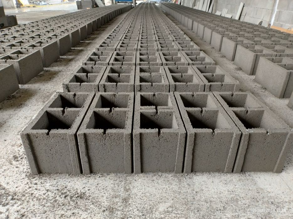 Producător bolțari de beton pentru fundații și zidit