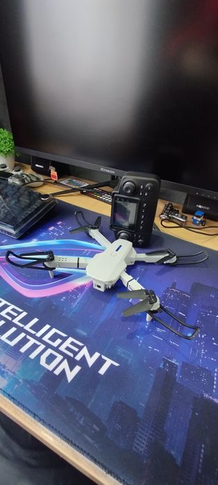 Квадрокоптер с ЖК дисплеем