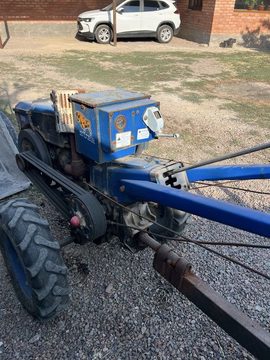 Mini traktor Zubr 15 ot kuchi sotiladi 2021 yil olingan