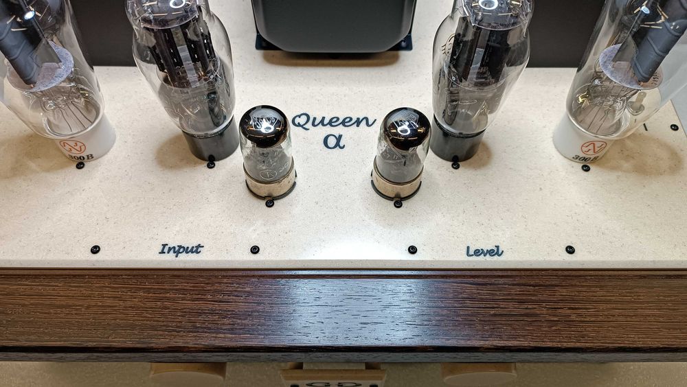 Само с поръчка! Лампов усилвател Queen Alpha 300B