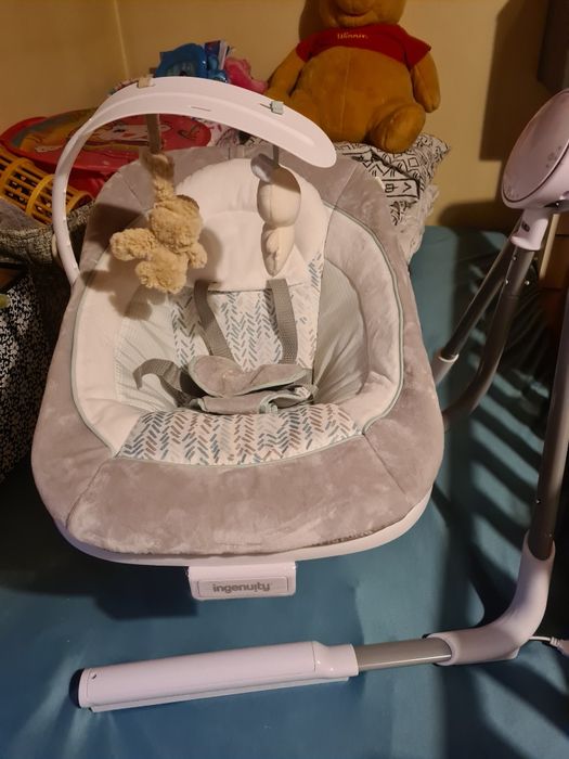 Balansoar cu vibrații și sunete pentru bebeluș ingenuity