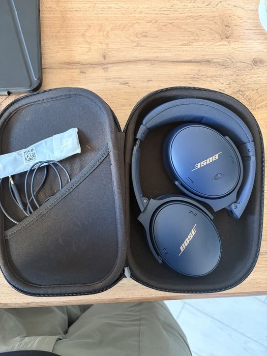Bose qc 45 original  naushnikalari sotiladi.