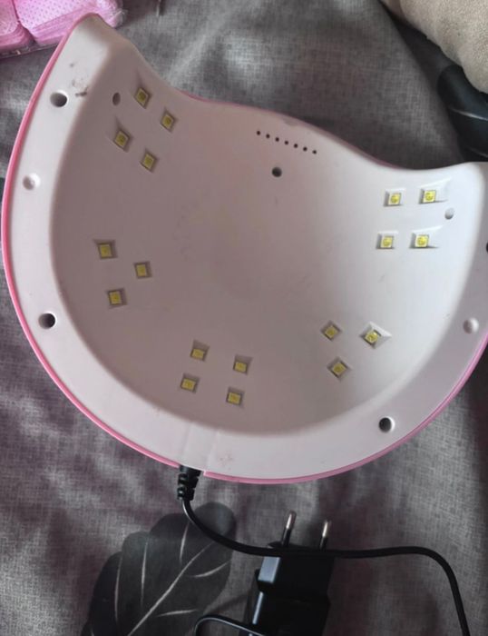 Lampa UV pentru unghii