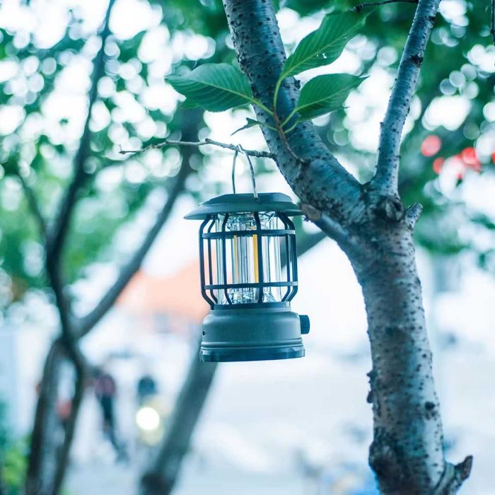 Фенер за къмпинг