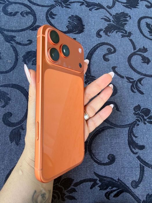 Vând iPhone 17 Pro Max Cosmic Orange 512 GB , ca nou, folosit 2 săptămâni