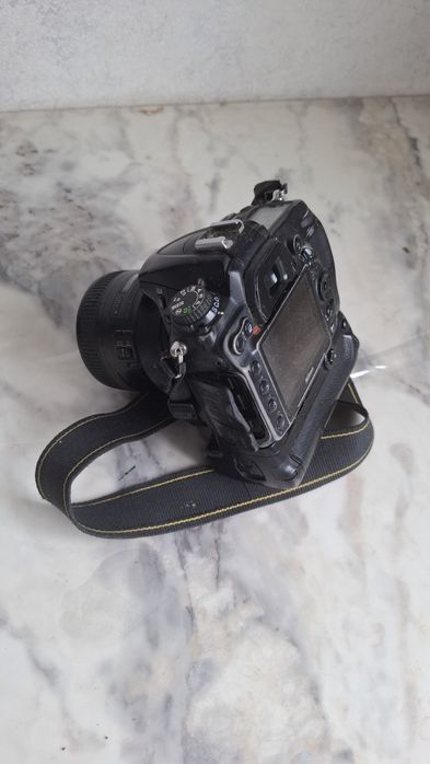 Продам Обьектив 85 мм 1.8 Nikon