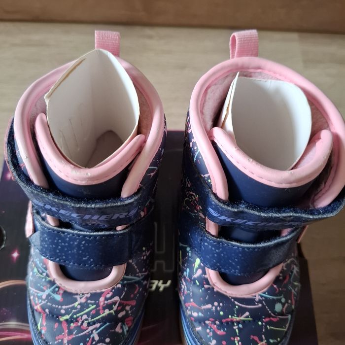 Светещи боти Skechers