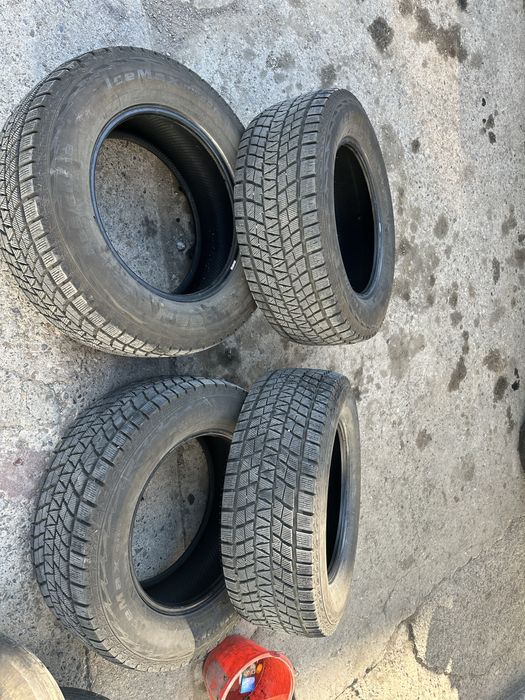 Продам зимние шины Kapsen 285/60 R18 на тойота лексус и тд
