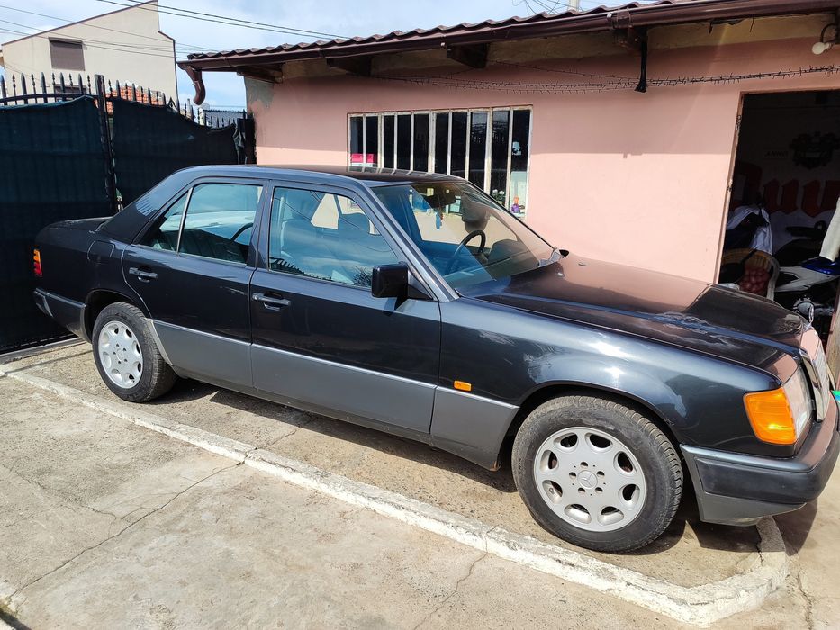 Mercedes Benz 124 E200 impecabil preț 3000 euro  2000 benzina.