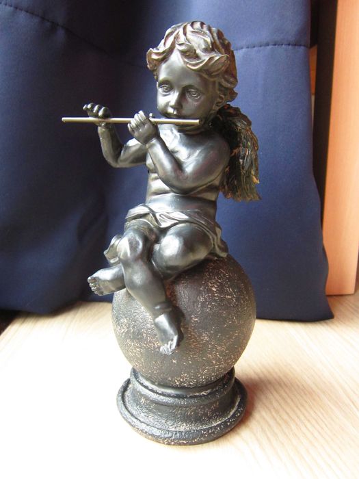 cadou rar  inger  pe sfera  made in Germany