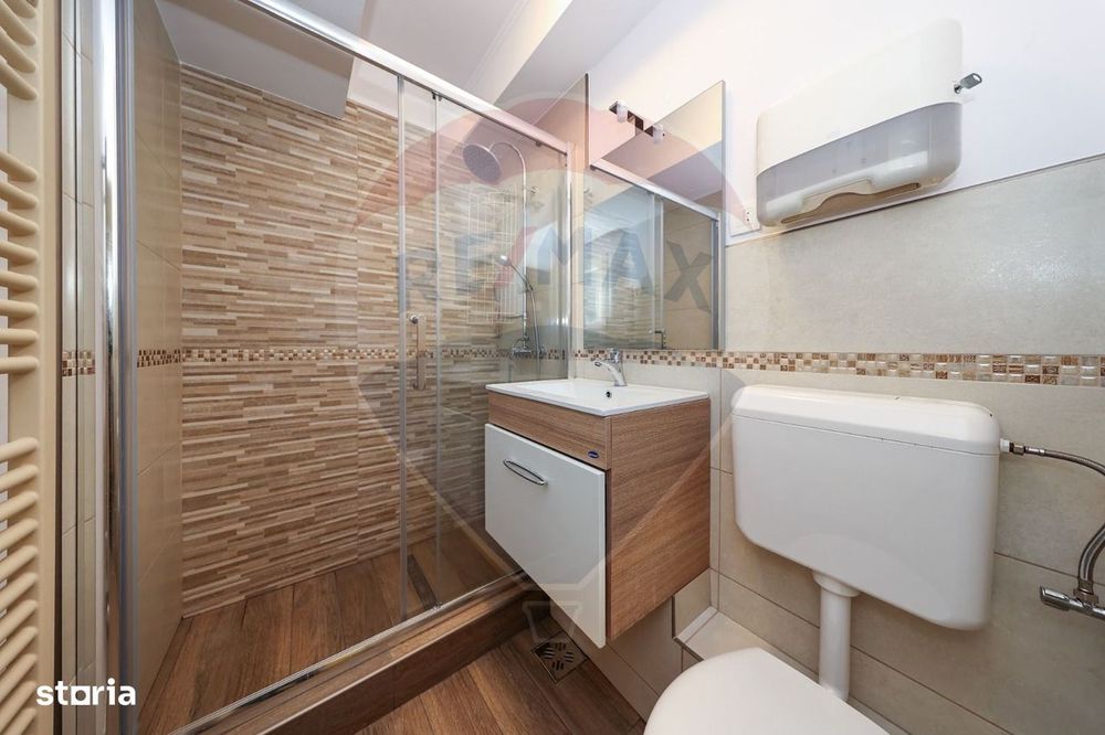 Apartament cu 4 camere de închiriat în zona Centrul Civic