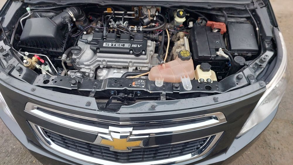 2 петно капот крыло  метан 4 пок