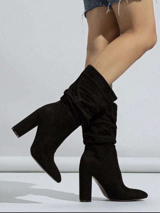 Боти черен велур