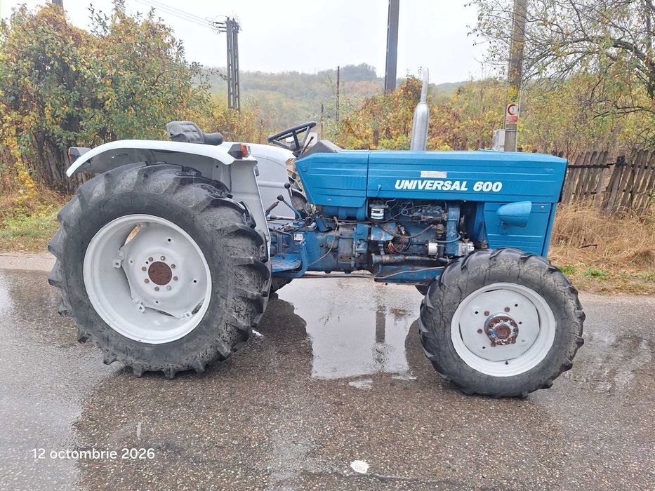 Tractor Universal 600, servodirectie, 4x4