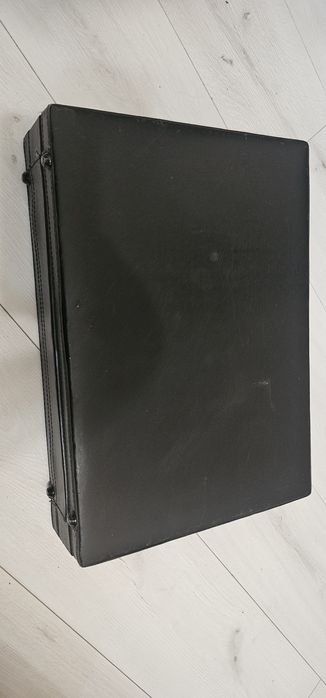 Чемодан дипломат