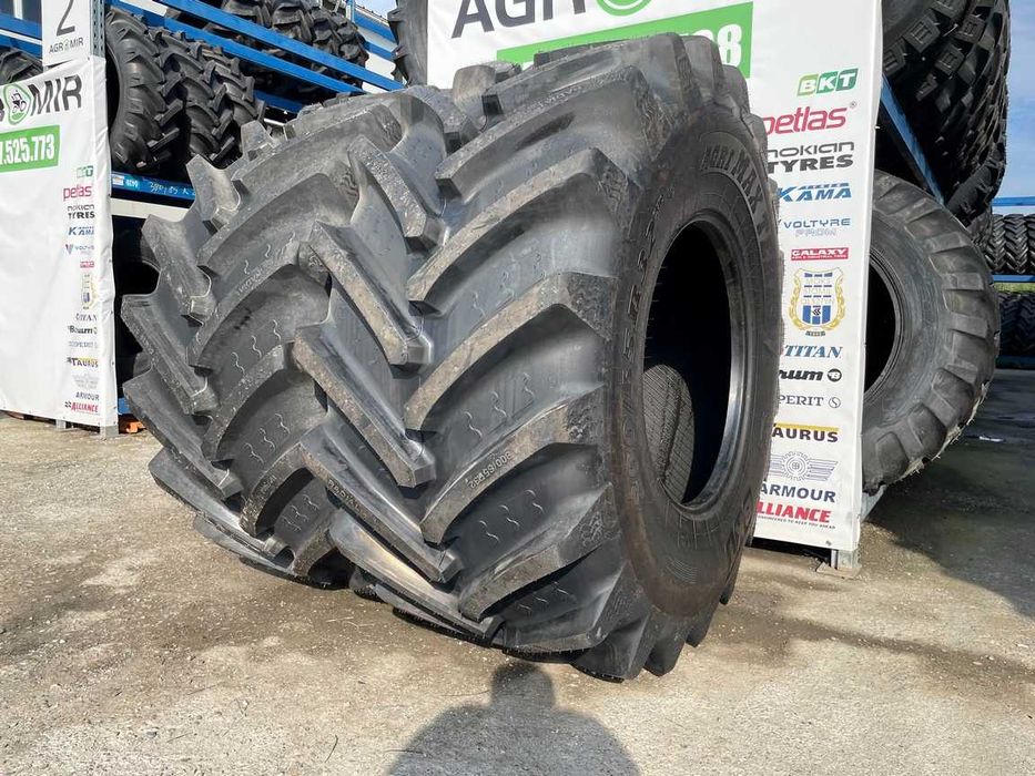 Cauciucuri noi radiale 800/65R32 marca BKT pentru combina DEUTZ-FAHR