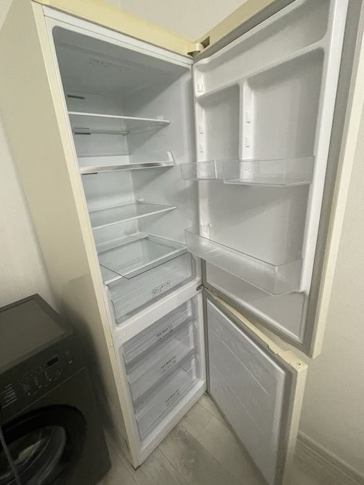 Продам холодильник Samsung
