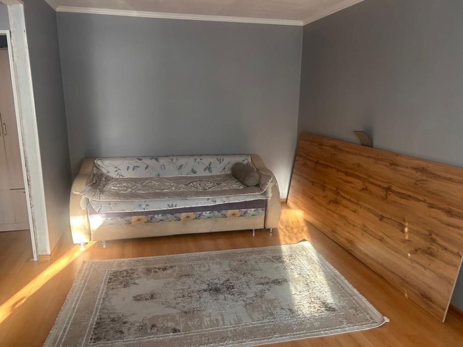 Продам спальню диван прихожую