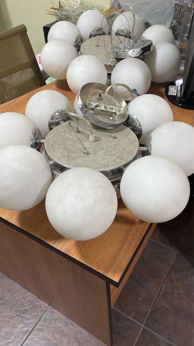 Люстра (шаровидной формы)