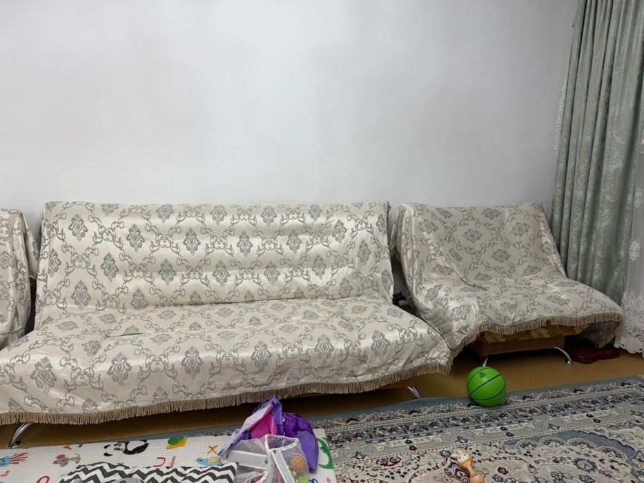 Диванный уголок.