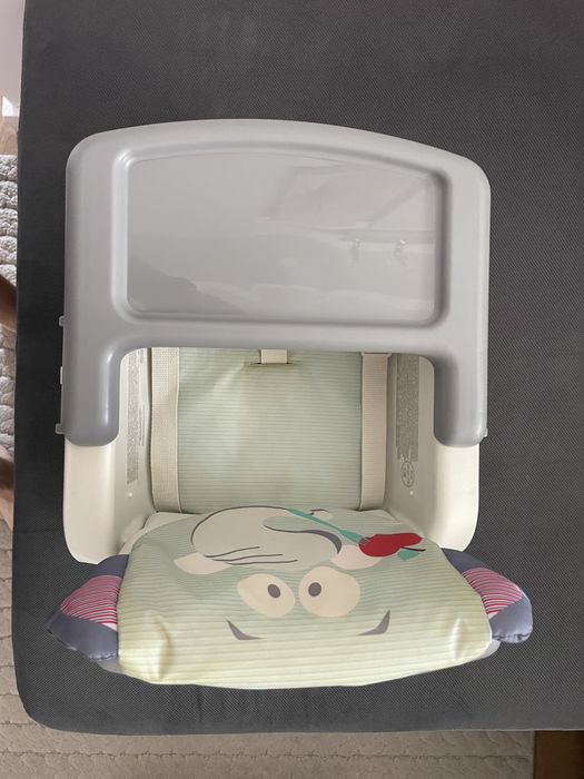 Scaun de masa Chicco Booster Baby Elephant 6luni+