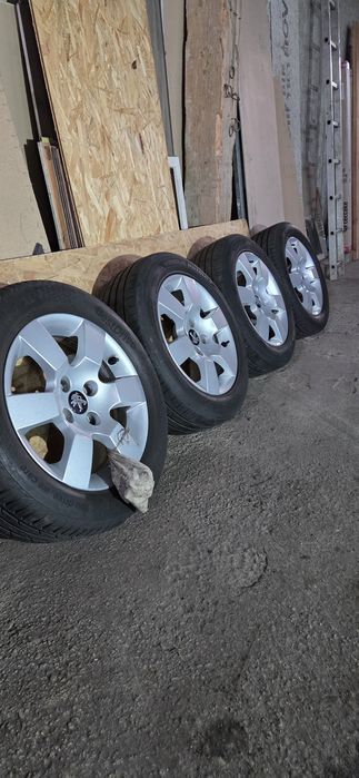 ПЕЖО 5008 джанти със летни гуми 215/55/16  7J×16  ET29 4×108 цо65,1
