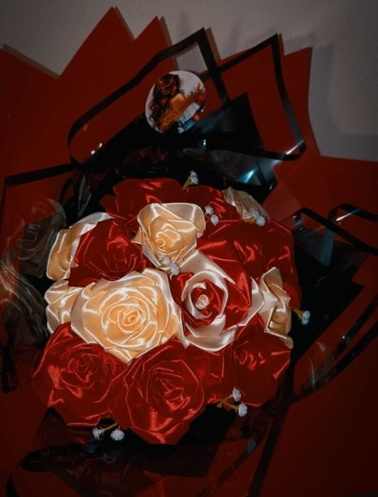 Trandafiri din satin