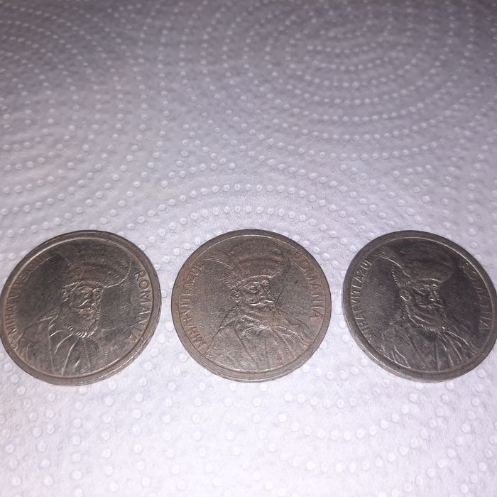 Vând monede de 100 lei